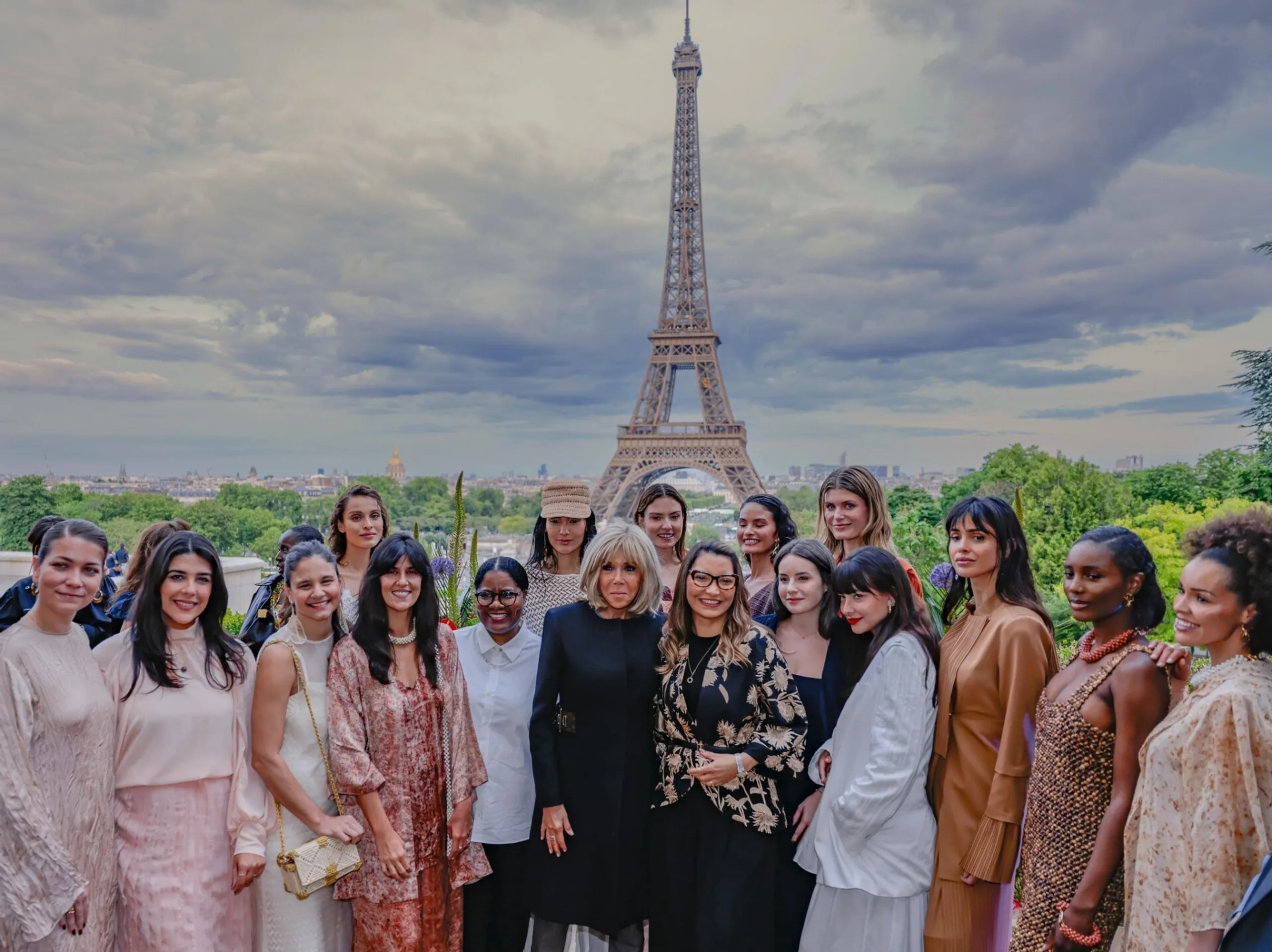 1ères Dames de France et du Brésil, Café de l'Homme, tour Eiffel.