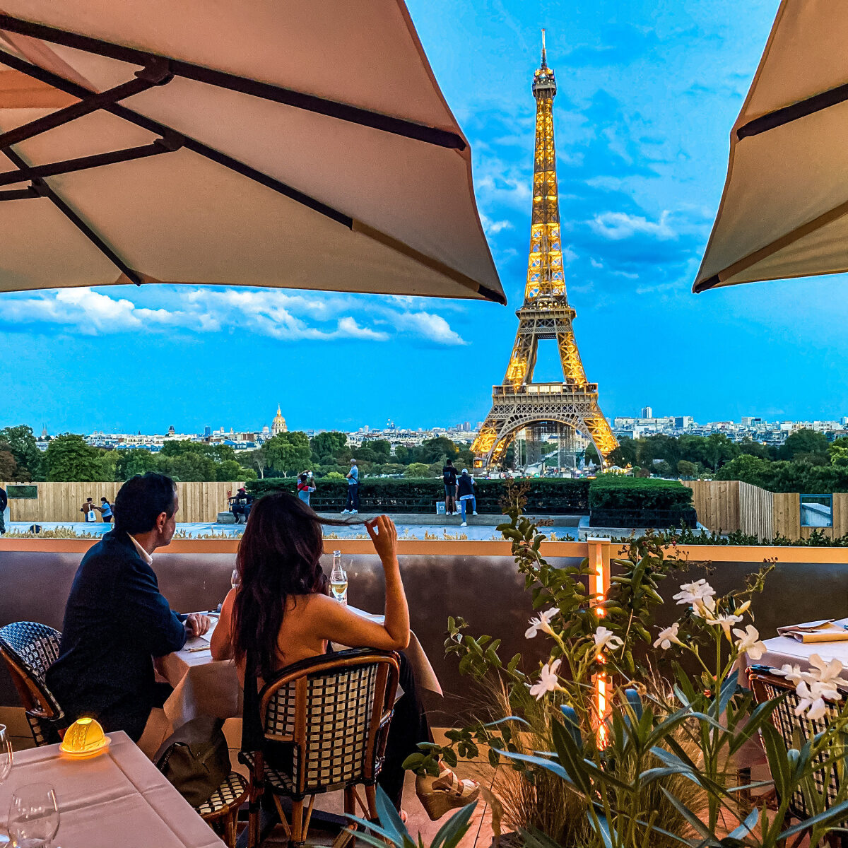 Rooftop café de l'homme tour Eiffel, Paris