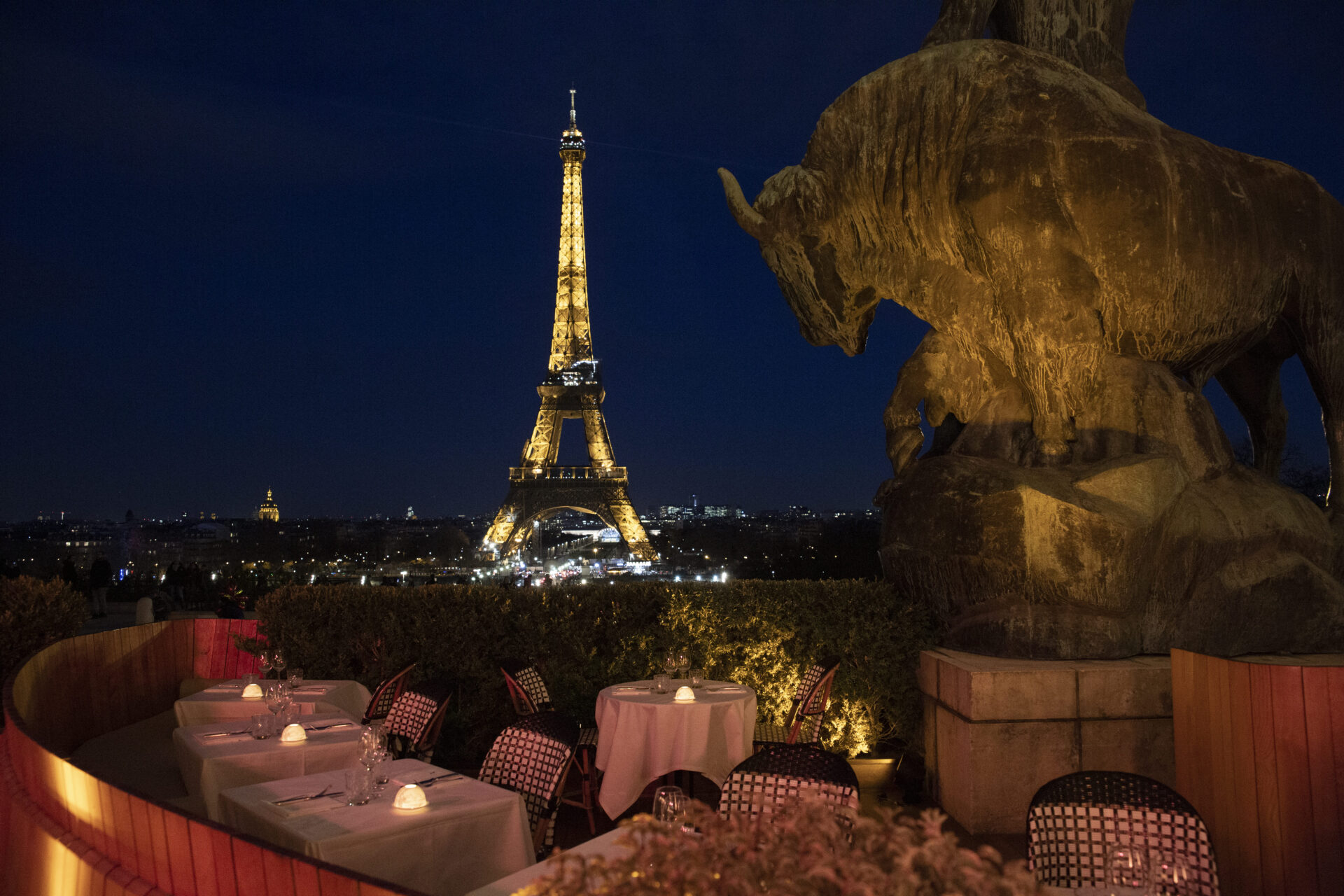Café de l'Homme : dîner face à la Tour Eiffel depuis la terrasse du Trocadéro